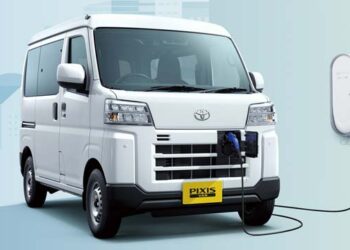 Elektrošokas Japonijoje: naujoji „Toyota Pixis Van BEV“ griauna paskutinės mylios logistiką