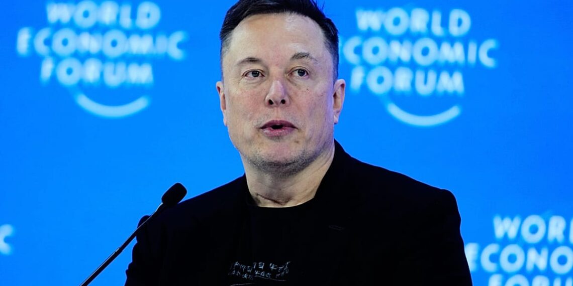 Elono Musko imperija sprogo: SpaceX po xAI sandorio šoktelėjo iki stulbinamų 1,06 trilijono €