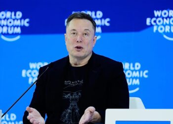 Elono Musko šokas: svarstomas milžiniškas „SpaceX“, „Tesla“ ir xAI sujungimas į vieną supergigantą