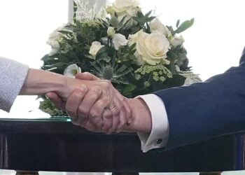 Prekybos derybos pakibo ant plauko: Europos Parlamentas sustabdė susitarimą su JAV