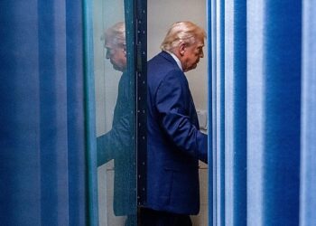 ES prekybos vadovas skubiai šaukia G7: dėl JAV tarifų – auganti įtampa ir panika