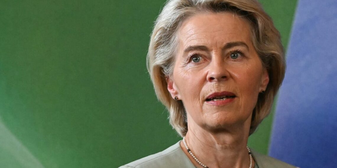 Naujas smūgis Maskvai: ES plečia sankcijas Rusijos energetikai, bankams ir prekybai