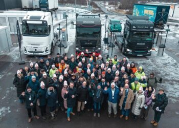 Ar tai pabaiga dyzeliniams? Elektriniai sunkvežimiai sėkmingai įkrauti net per speigą