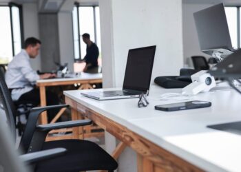 Europos Parlamentas griežtina poziciją dėl dirbtinio intelekto: kas gresia jūsų privatumui?