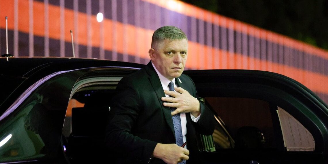 Ar Fico ultimatumą Ukrainai diktuoja Maskva? Slovakijos opozicija meta rimtus kaltinimus