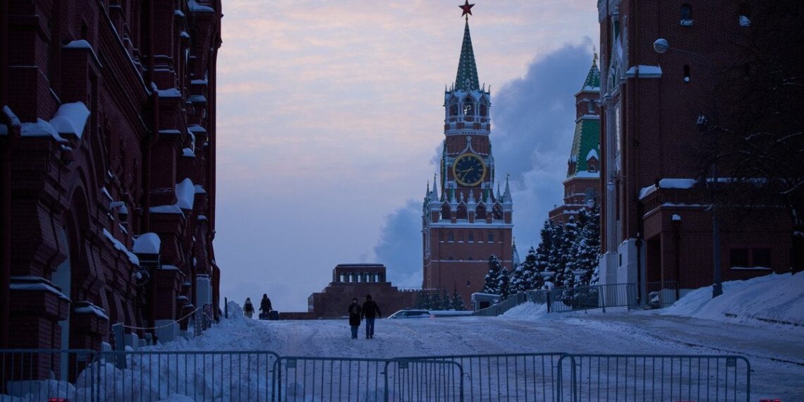 Maskvoje – įtempta situacija: sulaikyti įtariamieji dėl atakos prieš generolą