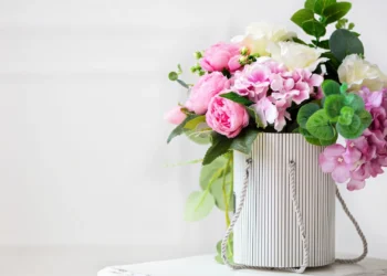 Gėlių kalba: sužinok, kokią šokiruojančią tiesą apie tave išduoda dovanota puokštė