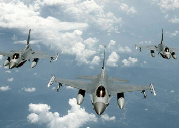 Įtampa Geltonojoje jūroje: JAV F-16 ir Kinijos naikintuvai vos nesusidūrė ore