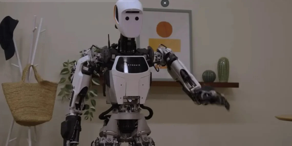 „Google“ ir „Mercedes-Benz“ investuoja į robotą „Apollo“: ar sandėlių darbuotojams kyla grėsmė?