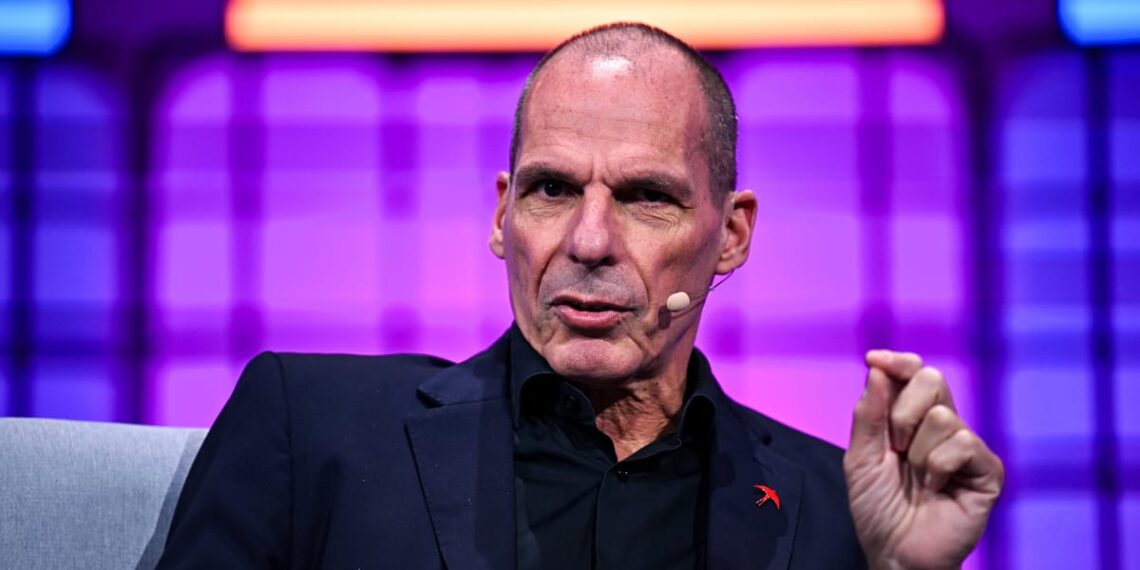 Buvęs Graikijos ministras teismo akiratyje: atgimsta 36 metų senumo istorija