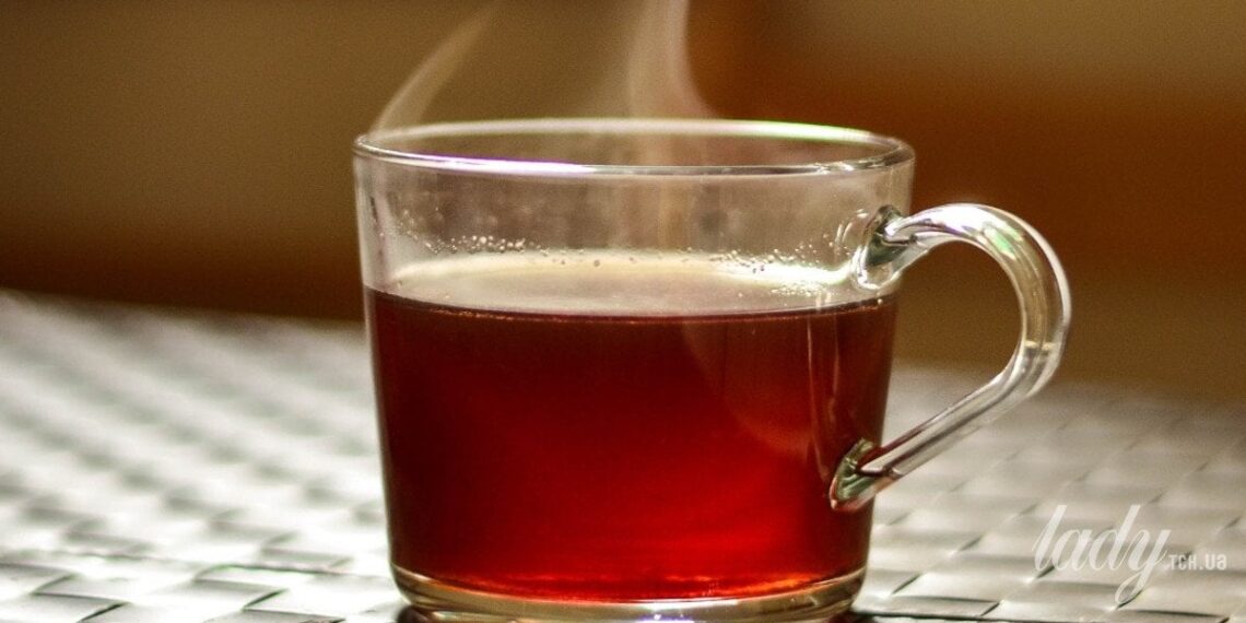 Ne visi gali saugiai gerti arbatą: gydytojai įvardijo rizikos grupes