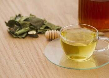 Gydytojai šokiruoti: vos 2 prieskoniai arbatoje paverčia ją galingu vaistu nuo ligų