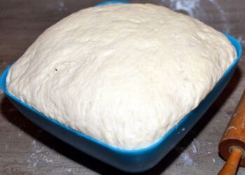 Kepėjų paslaptis: 1 šaukštas šio ingrediento ir tešla tampa itin puri