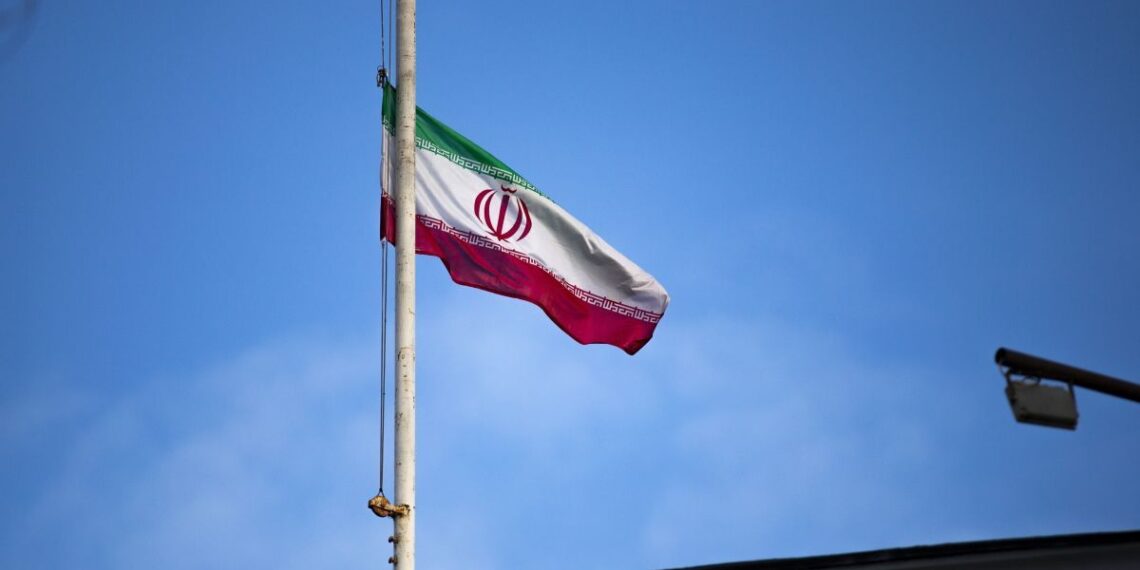 Iranas meta kortas ant stalo: pusę urano išveš, mainais prašo JAV atšaukti sankcijas