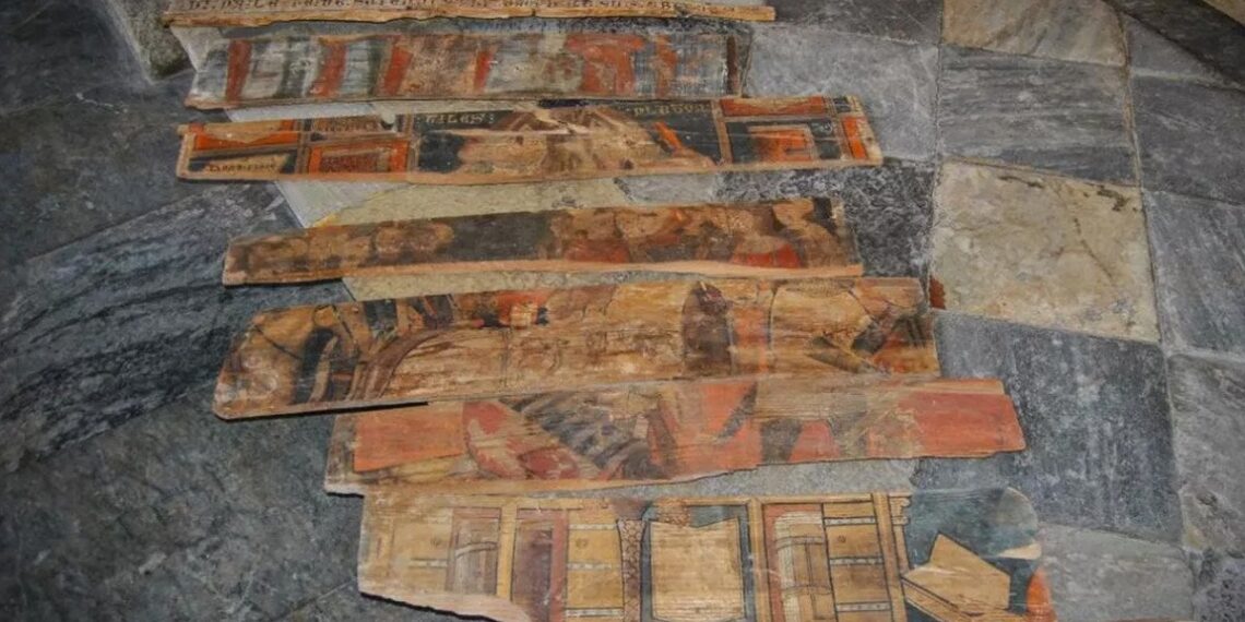 Ispanijos name aptiktas viduramžių lobis: rastos 35 paslaptingos karališkosios figūrėlės