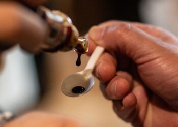 Vos viena stiklinė prieš pietus – ir cukraus šuoliai mažesni? Italės dalijasi paslaptimi