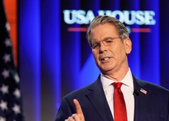 JAV finansų ministras smogia: Europa pati finansuoja Putino karą pirkdama „pigią“ rusišką naftą