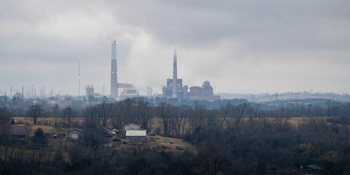 JAV keičia kursą: klimato kaita traukiasi iš energetikos prioritetų?