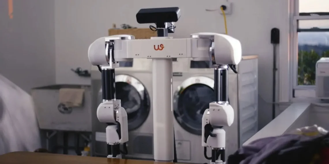 JAV pristatė robotą, kuris per sekundes surenka išmėtytus drabužius