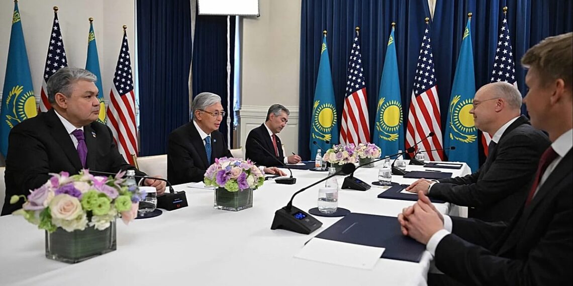 JAV meta iššūkį Rusijai ir Kinijai: Centrinėje Azijoje – įspūdingi milijardiniai sandoriai