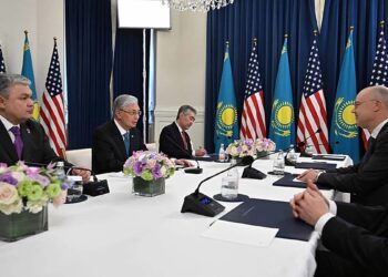 JAV meta iššūkį Rusijai ir Kinijai: Centrinėje Azijoje – įspūdingi milijardiniai sandoriai