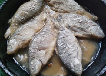 3 paprasti triukai, kaip iškepti žuvį su traškia plutele ir be prilipimo