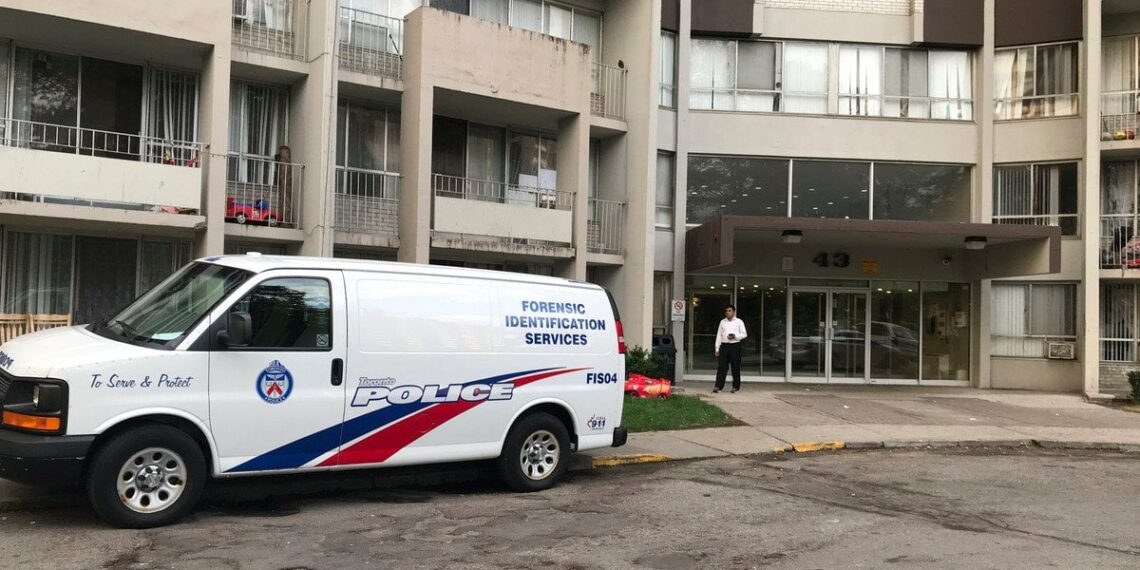 Kanadoje – tragiškos šaudynės mokykloje: žuvo 9 žmonės, įtariamoji nusižudė