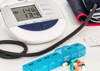 Kardiologo perspėjimas: šie trys „nekalti“ simptomai gali būti pavojingi