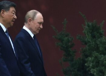 Pranešama apie galimą Kinijos ir Rusijos sandorį: kalbama apie naftą, dronus ir geležinkelius