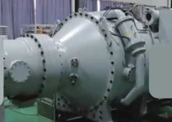 Kinija meta iššūkį Starlink: naujas mikrobangų ginklas gali akimirksniu “užgesinti” palydovus