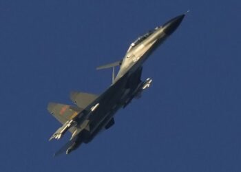 Įtampa aplink Taivaną auga: Kinijos naikintuvų manevrai priartėjo prie konflikto ribos