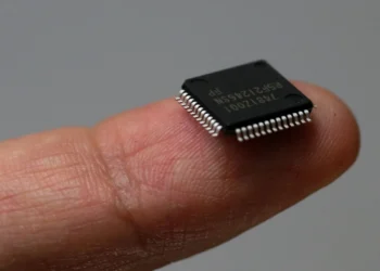 Kinijos mokslininkai sukūrė mažiausią ir vieną efektyviausių tranzistorių istorijoje