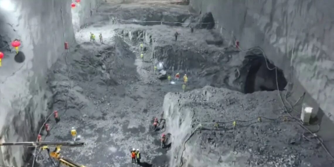 Energetikos milžinas: Kinija baigia statyti įspūdingą vandens bateriją