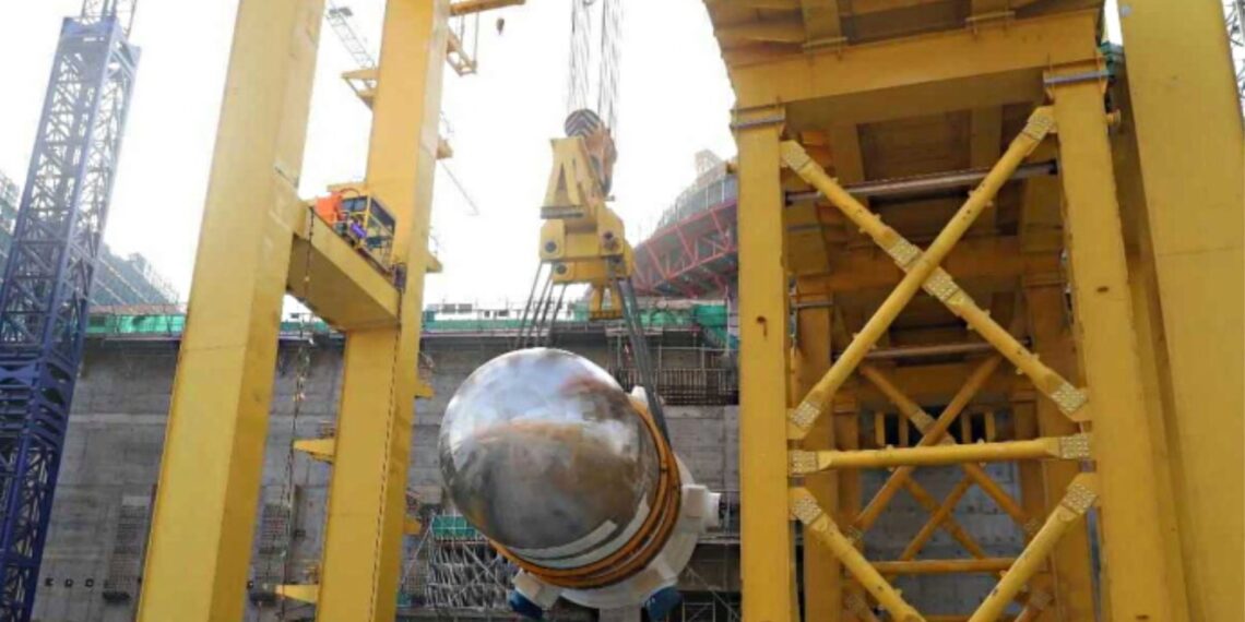 Kinija plečia branduolinę energetiką: pradėtas statyti galingas naujas reaktorius