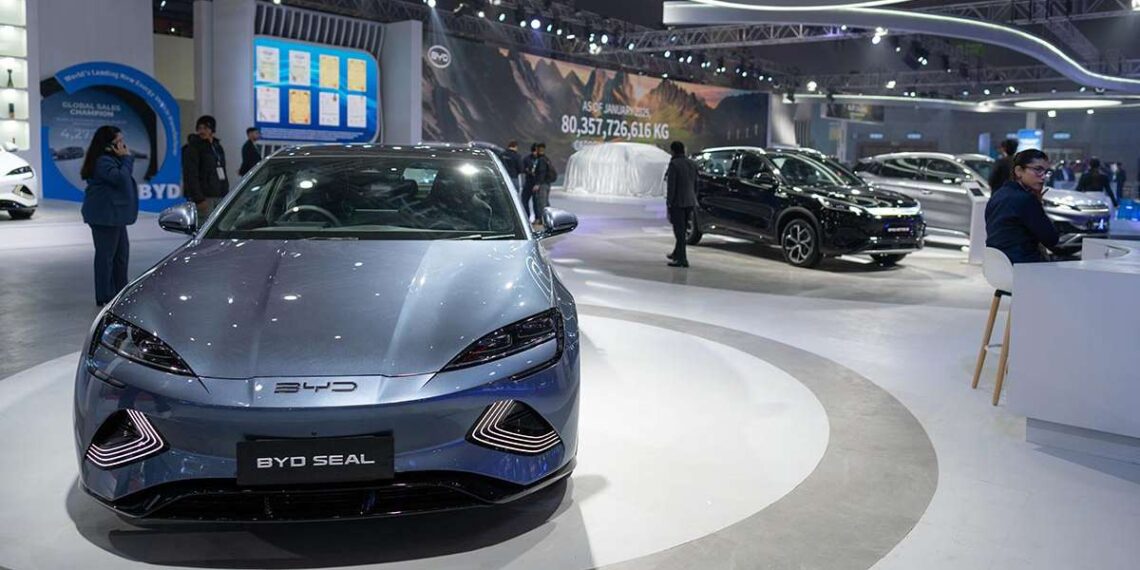 Kinijos elektromobilių rinką supurtė BYD 60 mlrd. fiasko: ar artėja liūdna EV eros pabaiga?