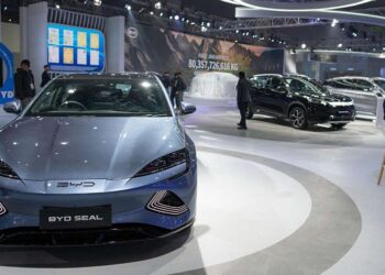Kinijos elektromobilių rinką supurtė BYD 60 mlrd. fiasko: ar artėja liūdna EV eros pabaiga?