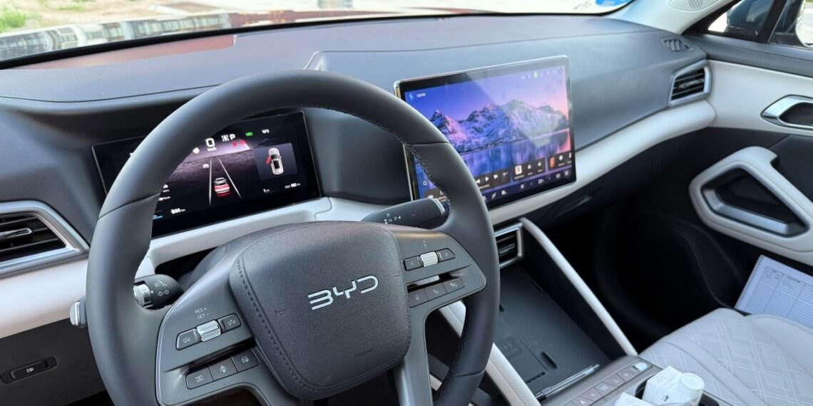 Kinų pigienos užtvindė Europą: ekspertai įspėja apie artėjančią masinių atleidimų bangą