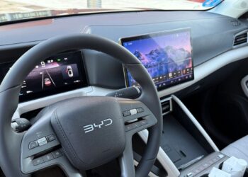 Kinų pigienos užtvindė Europą: ekspertai įspėja apie artėjančią masinių atleidimų bangą