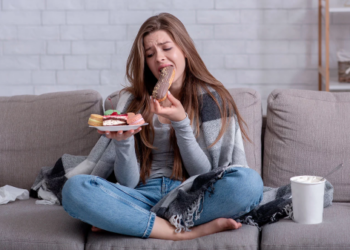 Nuo lieknėjimo iki persivalgymo: kaip stresas veikia kūną