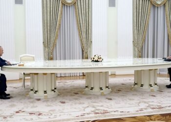 Po ketverių metų – netikėtas Kremliaus sprendimas dėl COVID-19 režimo