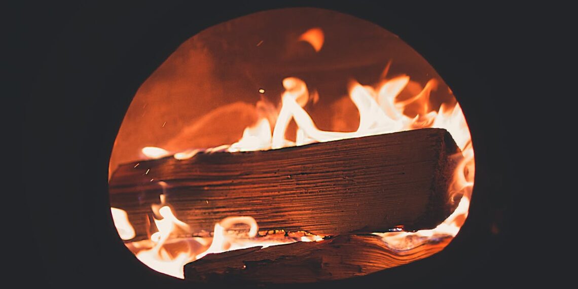 Namai virs tikra pirtimi: senas krosnininko triukas šilumą sustiprina net keturis kartus