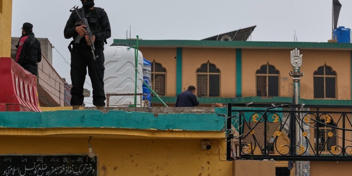 Kruvinas išpuolis Islamabade: mirtinas sprogimas šiitų mečetėje, kaltinami Afganistanas ir Indija