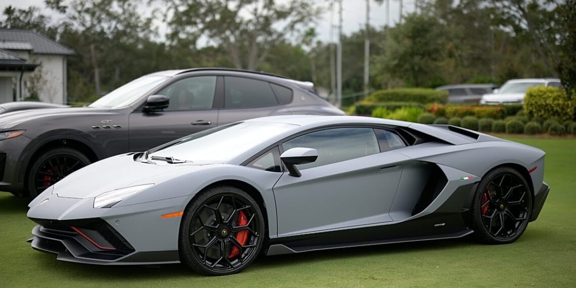 Elektromobilių ambicijos pristabdytos: „Lamborghini“ reaguoja į silpnėjančią paklausą
