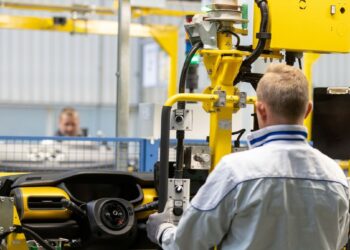 140 atleidimų per dieną Lenkijoje: Europos automobilių pramonė grimzta į gilią krizę