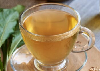 Sudirgęs skrandis ir skausmai? Gydytojai pataria išbandyti šį gėrimą vietoj arbatos