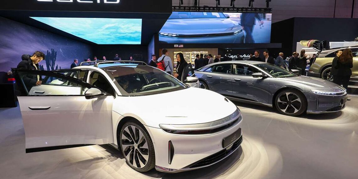„Lucid“ skęsta po nesėkmingų metų: drastiškai mažina gamybos planus