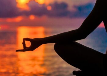 Tamsioji meditacijos pusė: psichologai atskleidė, apie ką retai kalbama