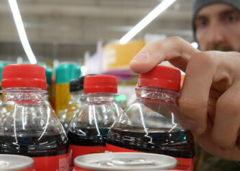 Populiarus saldiklis po padidinamuoju stiklu: ar didėja insulto rizika?