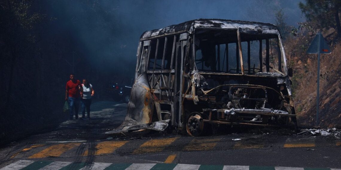 Meksiką apėmė kruvinas chaosas: po El Menčo likvidavimo dega miestai, skamba šūviai