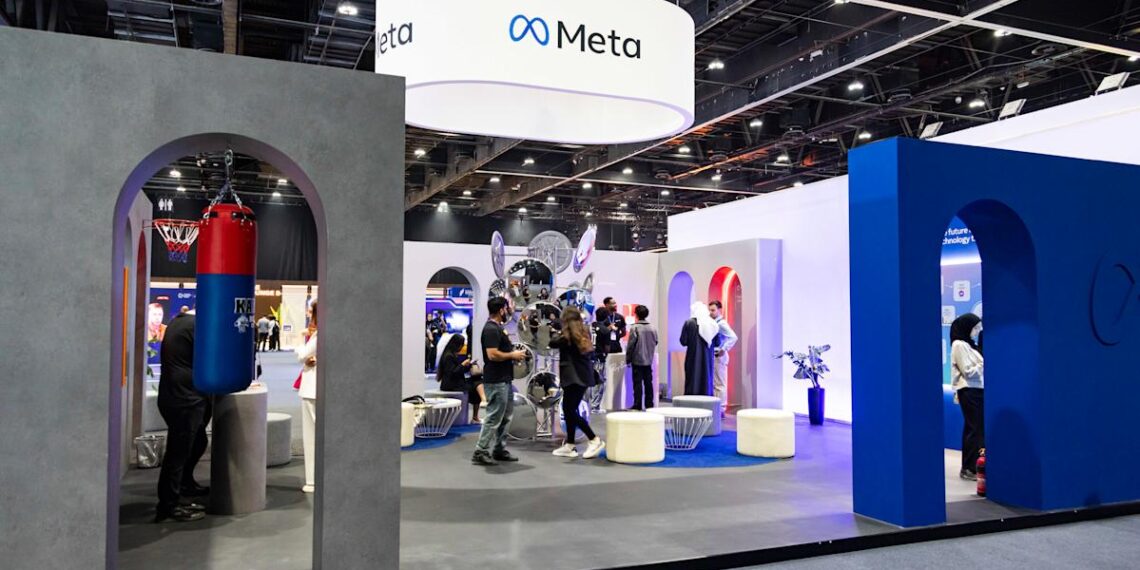 „Meta“ ruošia staigmeną: jau šiemet gali pristatyti revoliucinį išmanųjį laikrodį